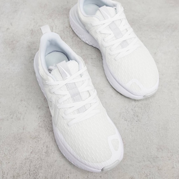 Almost NEW with Box Nike US7 Legend React 2 - Picture 7 of 10